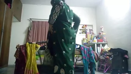 Follando porno casero real latino con su beso favorito en el culo.