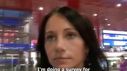 Morena besó a una multitud en todos los agujeros en el casting porno en el latinasxnxx estudio
