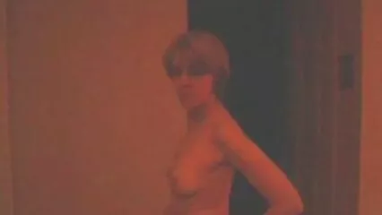 Chico extiende rubia para xnxx latinos sexo anal en el dormitorio