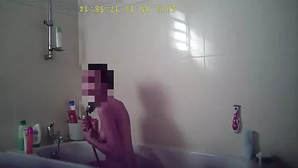 Hombre se folla a la belleza con un beso en anal y xxx latino estira su coño