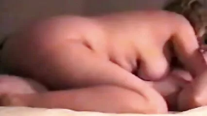 Una mujer es follada por el culo por agentes que dejan porno amater latino a su marido.