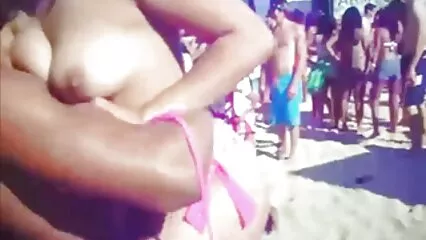 Zorra tetona se sienta en la polla y se masturba el coño porno idioma español latino