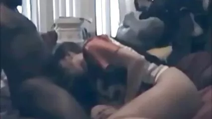 Es difícil follar a una chica con ver hentai latino un beso en el culo