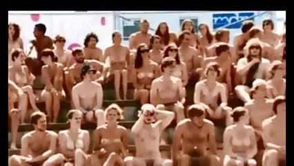 Vecino metió su polla xxx completas en español en el ojo de chocolate de una joven rusa