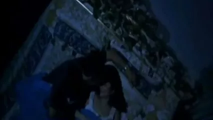 Hermosa esposa toma el porno latino americano pene de su marido en su culo